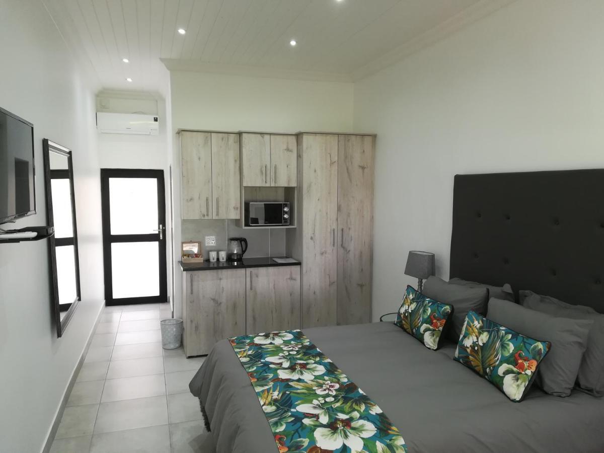 The Gamtoos Ferry Hotel Jeffreys Bay Exterior photo