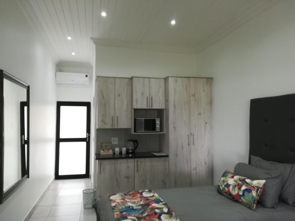 The Gamtoos Ferry Hotel Jeffreys Bay Exterior photo